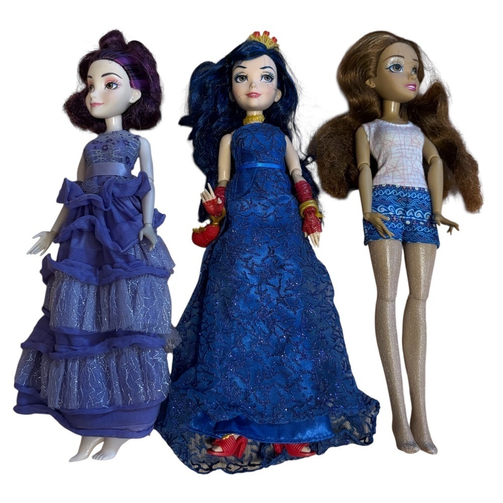 Disney Descendants 2 Evie Doll Mal MC2 Bundle Lot